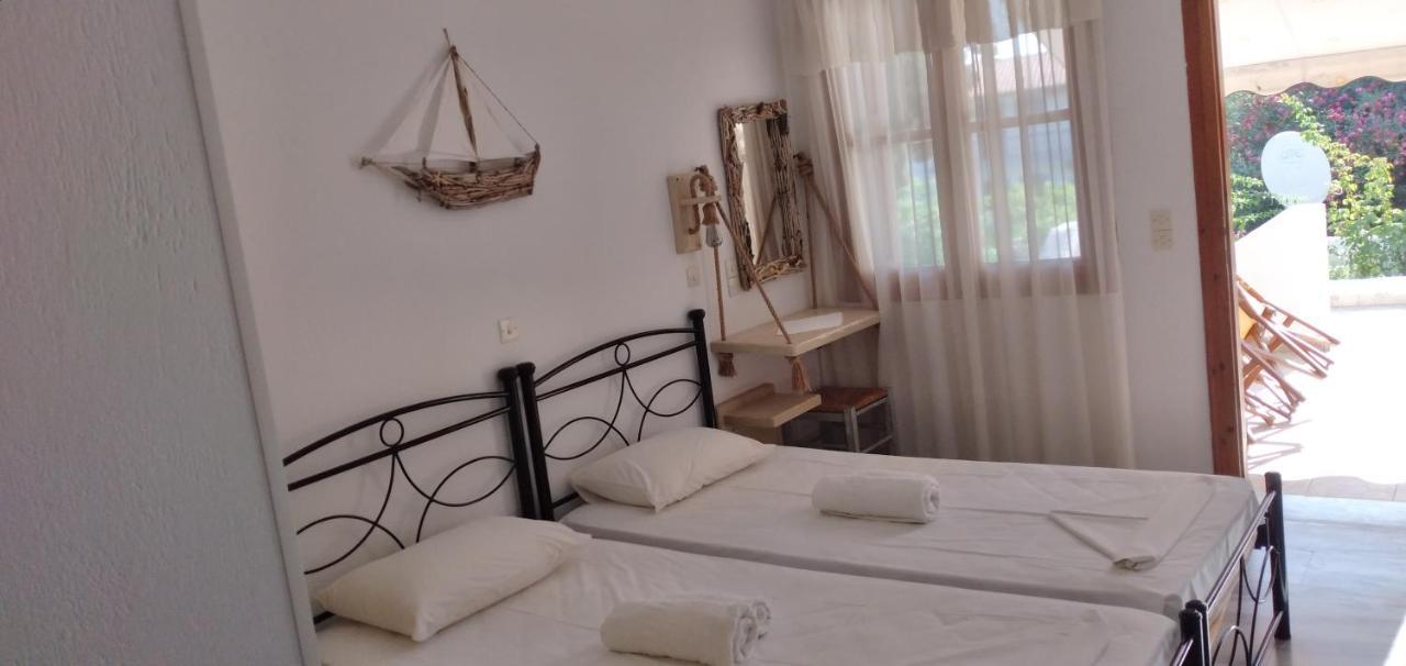 Athina Studio Apartments Kerveli Bagian luar foto