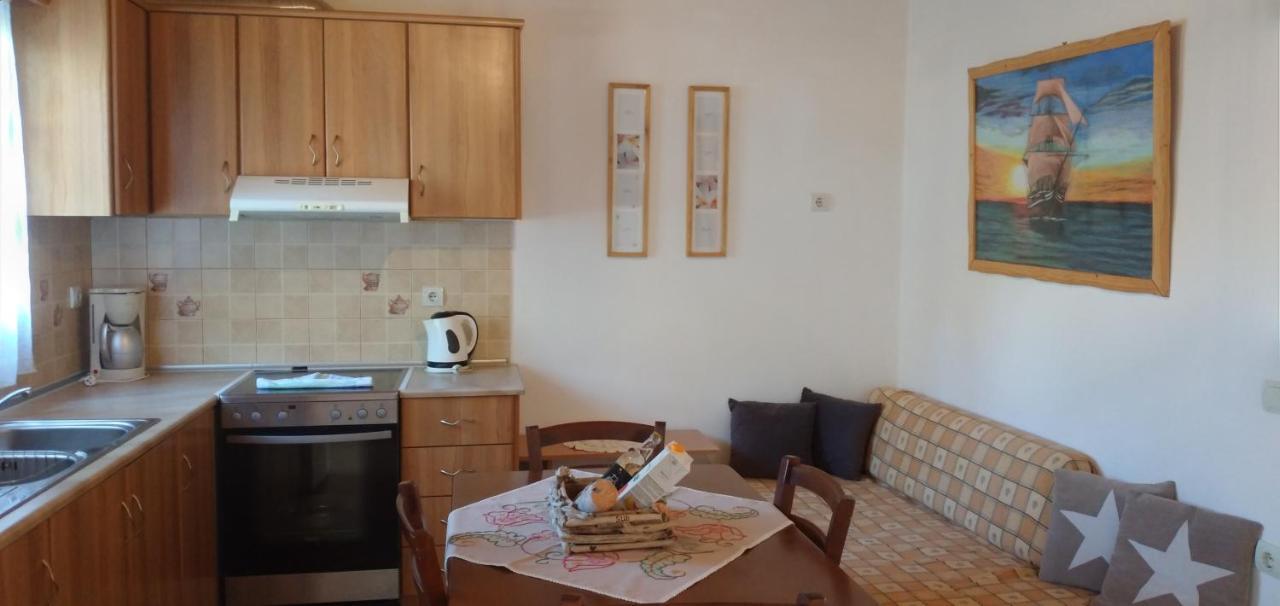 Athina Studio Apartments Kerveli Bagian luar foto