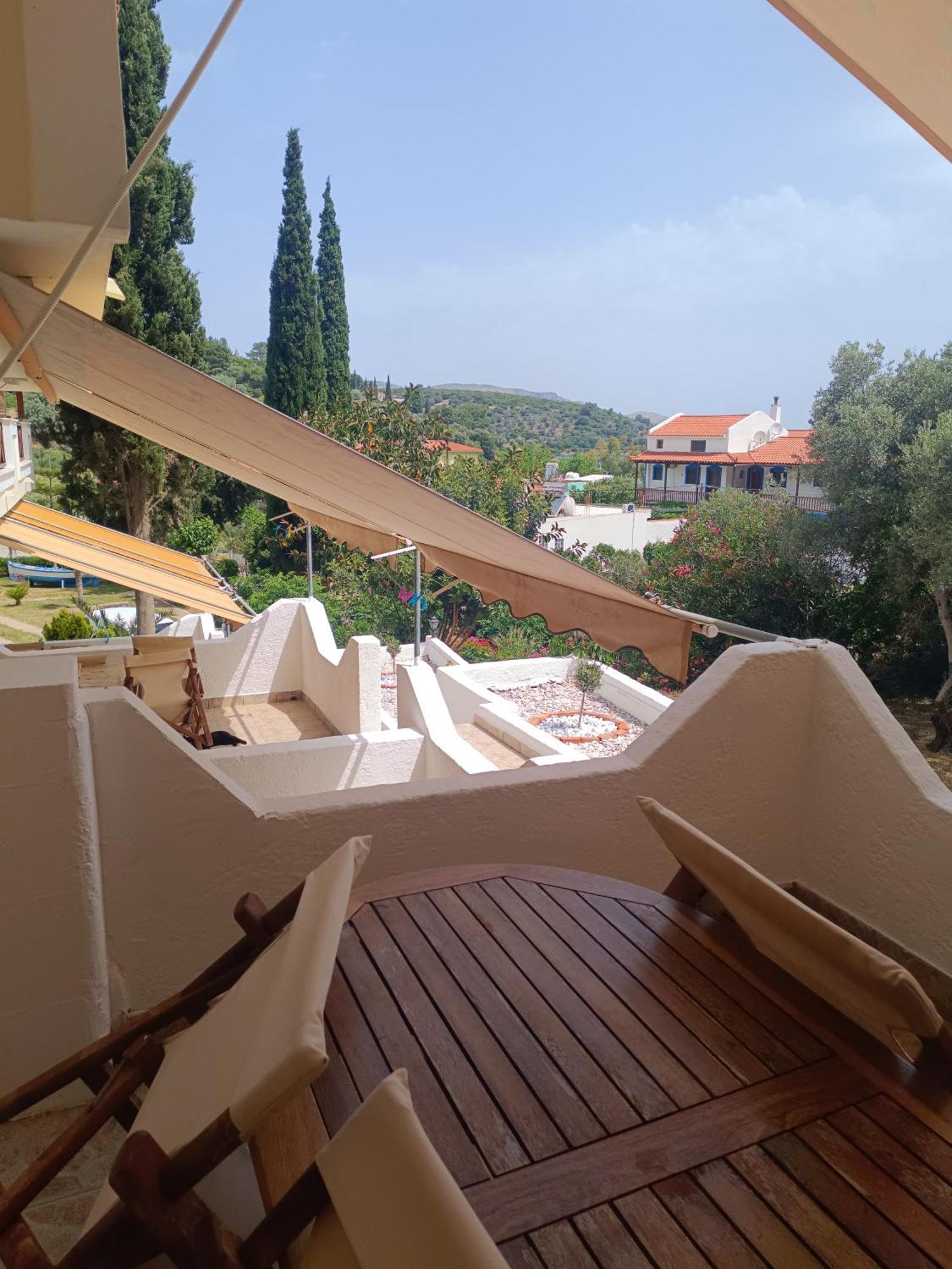 Athina Studio Apartments Kerveli Bagian luar foto