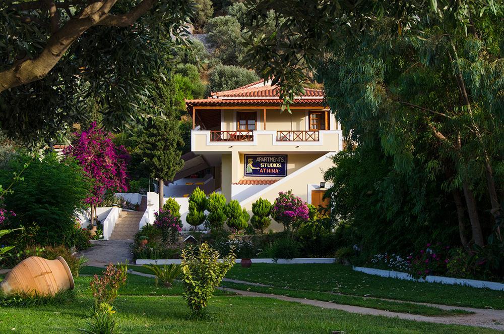 Athina Studio Apartments Kerveli Bagian luar foto